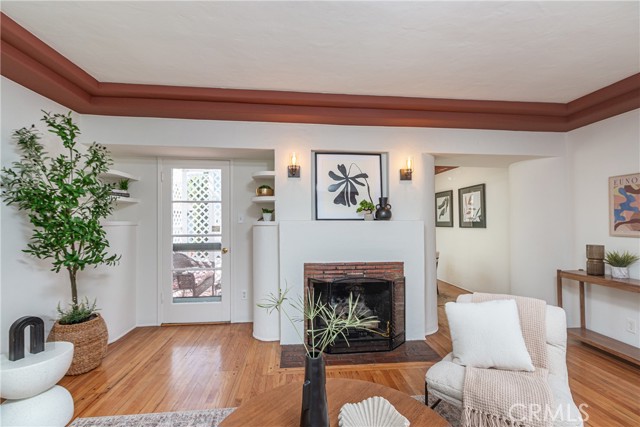 Detail Gallery Image 9 of 32 For 121 N Myers, Burbank,  CA 91506 - 4 Beds | 2 Baths