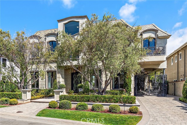 Detail Gallery Image 69 of 75 For 530 Kings Rd, Newport Beach,  CA 92663 - 5 Beds | 4/3 Baths