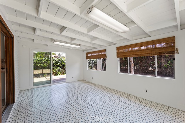 4922 Scenario Drive Drive, Huntington Beach CA: https://media.crmls.org/medias/a4a6182e-1a62-4440-bc9b-ef5d1951f6cb.jpg