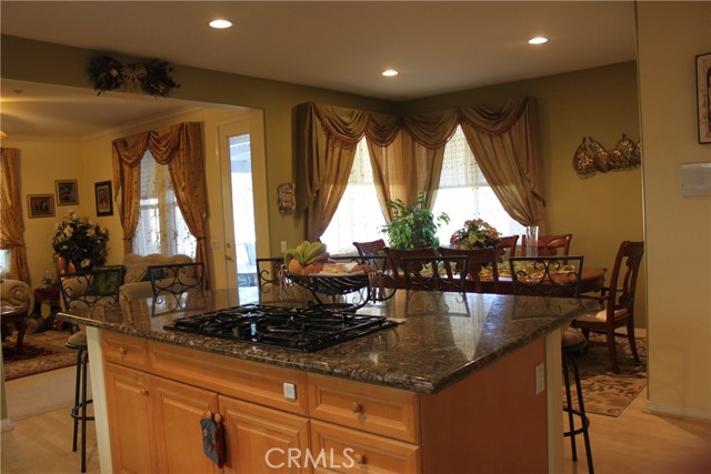 14243 Maya Circle, Moorpark CA: https://media.crmls.org/medias/a4a67e7b-c1e1-47df-ad0b-902ce50c68fc.jpg