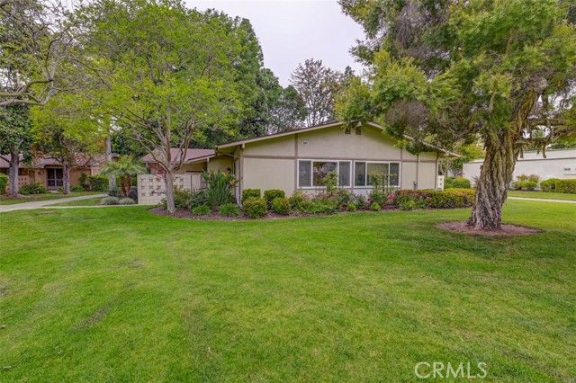 241 Calle Aragon, Laguna Woods CA: https://media.crmls.org/medias/a4a69733-892f-4903-800a-5ca9fc9794ea.jpg