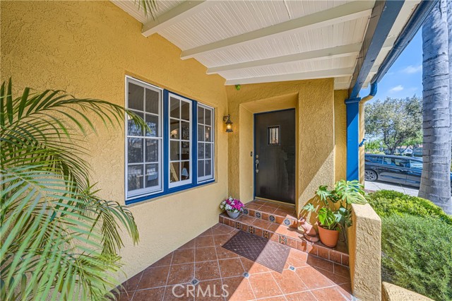 Detail Gallery Image 4 of 67 For 3755 Olive Ave, Long Beach,  CA 90807 - 4 Beds | 3 Baths