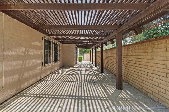 2797 Persimmon Place, Riverside CA: https://media.crmls.org/medias/a4a71097-97dc-4321-80c4-8f555f3edb34.jpg