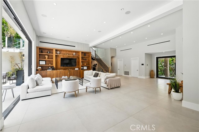 4609 Louise Avenue, Encino CA: https://media.crmls.org/medias/a4a7cd17-7b6c-47d5-8fa0-7646a3c865b1.jpg