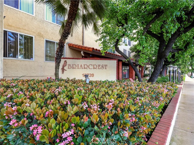 12720 Burbank Boulevard, Valley Village CA: https://media.crmls.org/medias/a4a82e85-1ecf-49a6-bed6-b0dce6b7d273.jpg