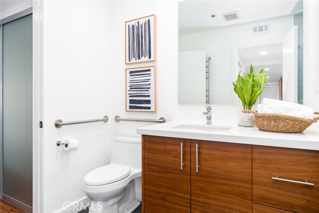 Detail Gallery Image 55 of 74 For 280 Cagney Ln #301,  Newport Beach,  CA 92663 - 2 Beds | 2 Baths