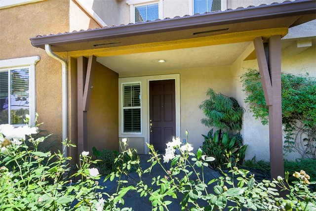 Detail Gallery Image 4 of 31 For 26760 via La Paz, Valencia,  CA 91381 - 3 Beds | 2/1 Baths