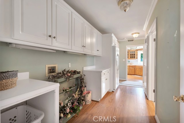 Detail Gallery Image 17 of 57 For 10132 Hadley, Northridge,  CA 91324 - 4 Beds | 3 Baths