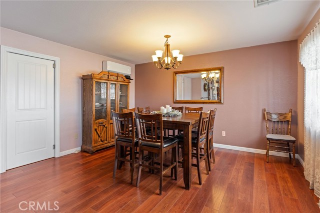 8212 E Avenue H, Lancaster CA: https://media.crmls.org/medias/a4aa4857-b325-426d-b683-91fc2b25090f.jpg