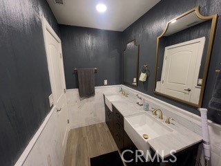https://media.crmls.org/medias/a4aa9a82-9e3a-49fa-8952-00da1d5dc3c6.jpg?preset=X-Large