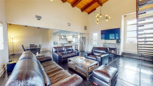 Detail Gallery Image 28 of 36 For 7300 Santa Susana Pass Rd, Simi Valley,  CA 93063 - 3 Beds | 2/1 Baths