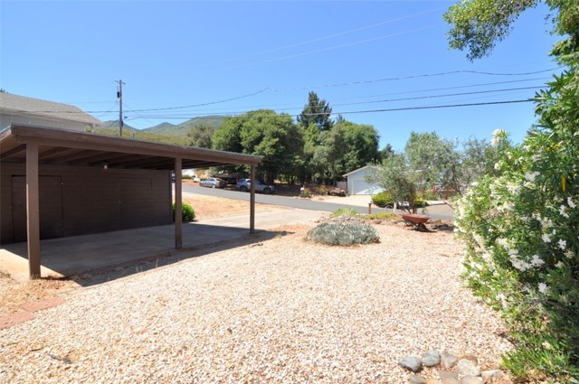 9069 Yaquima Drive, Kelseyville CA: https://media.crmls.org/medias/a4ace2f1-f2c6-43b8-a6ec-c9a5ffc6a52f.jpg