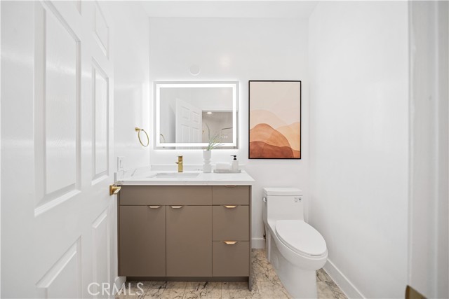 Detail Gallery Image 17 of 53 For 10475 Ashton Avenue Ave #301,  Los Angeles,  CA 90024 - 2 Beds | 3 Baths