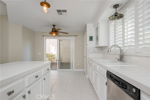 Detail Gallery Image 11 of 40 For 26307 Arboretum Way #304,  Murrieta,  CA 92563 - 3 Beds | 2/1 Baths