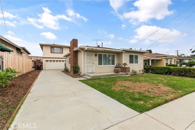 Front of home with Granny unit above garage