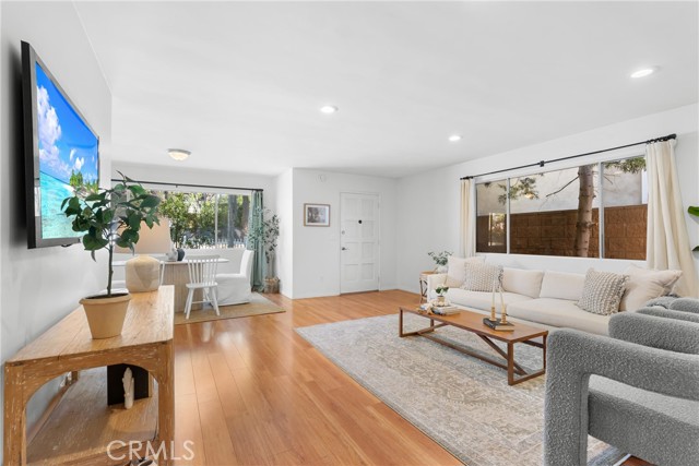 Detail Gallery Image 6 of 50 For 586 36th, Manhattan Beach,  CA 90266 - 3 Beds | 2 Baths