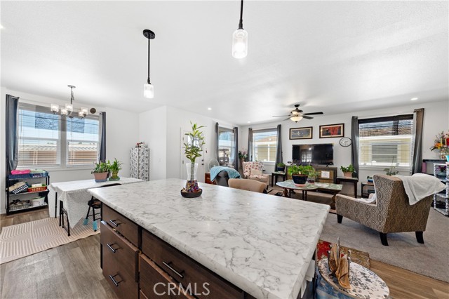 Detail Gallery Image 8 of 41 For 2205 W Acacia Ave #163,  Hemet,  CA 92545 - 3 Beds | 2 Baths