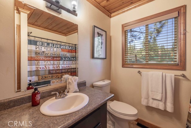 Detail Gallery Image 20 of 39 For 905 E Big Bear Bld, Big Bear City,  CA 92314 - 3 Beds | 2 Baths