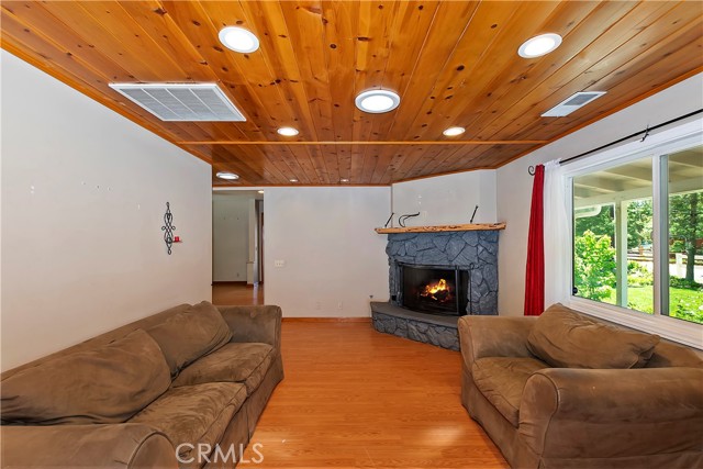 Detail Gallery Image 15 of 50 For 1055 Hugo Ln, Big Bear City,  CA 92314 - 3 Beds | 2 Baths