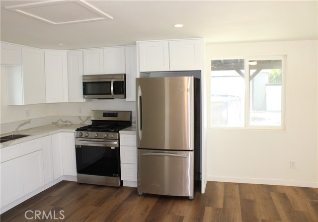 1019 E Cameron Avenue, West Covina CA: https://media.crmls.org/medias/a4b003d4-2595-4b8b-965f-9afb188657ba.jpg