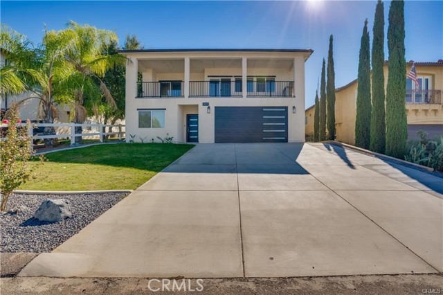 Detail Gallery Image 2 of 32 For 14473 Dove Canyon, Riverside,  CA 92503 - 4 Beds | 3 Baths