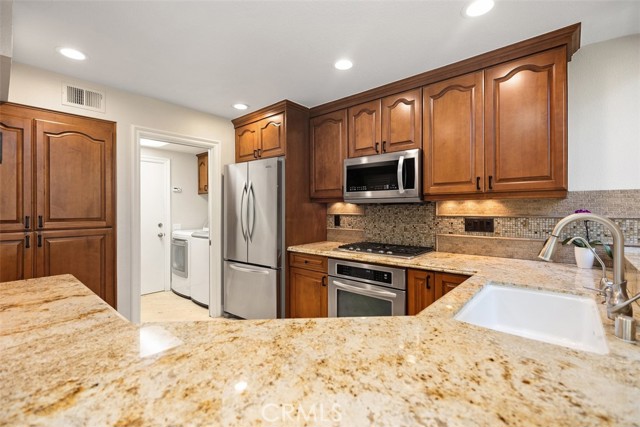 Detail Gallery Image 9 of 38 For 6 Stream, Laguna Niguel,  CA 92677 - 2 Beds | 2/1 Baths