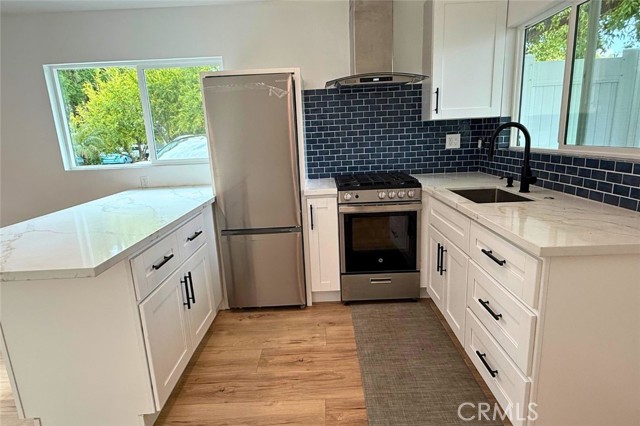 2303 N Sparks Street, Burbank CA: https://media.crmls.org/medias/a4b24e3b-6d39-48a7-9498-e20fdc41aff6.jpg