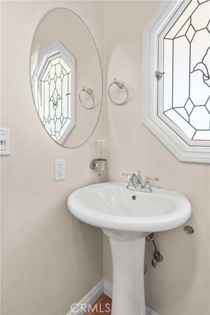 Detail Gallery Image 18 of 40 For 22841 Mariano St, Woodland Hills,  CA 91367 - 3 Beds | 3 Baths