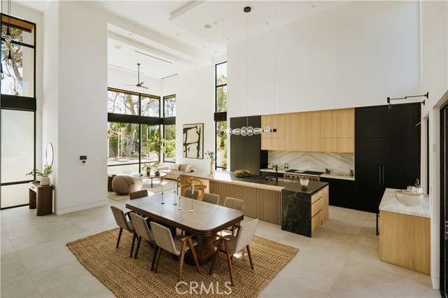 Detail Gallery Image 4 of 24 For 2321 Mesa Dr, Newport Beach,  CA 92660 - 5 Beds | 4/1 Baths