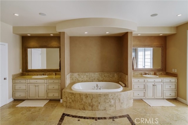 Detail Gallery Image 11 of 18 For 3365 Paseo Del Sol, Calabasas,  CA 91302 - 5 Beds | 4/1 Baths