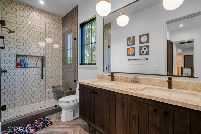 4961 Edgerton Avenue, Encino CA: https://media.crmls.org/medias/a4b46820-a7d0-4c05-9020-df0aacc4939b.jpg