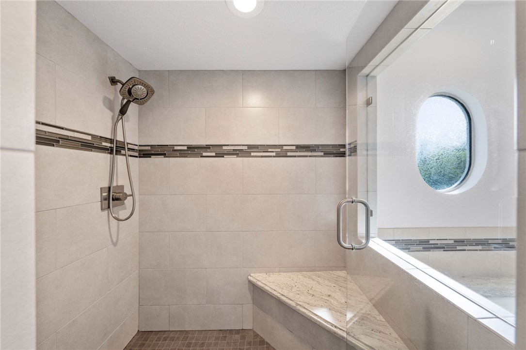 Detail Gallery Image 7 of 66 For 30356 Spray Dr, Canyon Lake,  CA 92587 - 4 Beds | 2/1 Baths