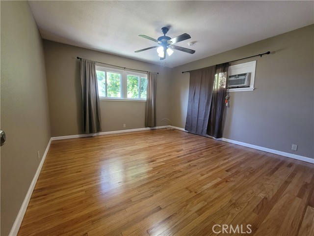 34726 Pecan Avenue, Yucaipa CA: https://media.crmls.org/medias/a4b5c9d3-6e13-4c26-80fe-d31ed5eb7626.jpg