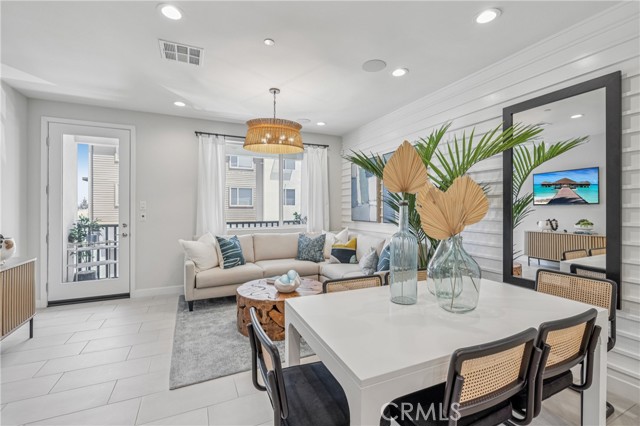 Detail Gallery Image 4 of 7 For 11716 Arkansas St #H,  Artesia,  CA 90701 - 3 Beds | 3 Baths