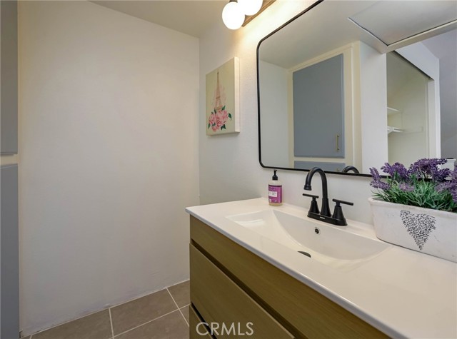 Detail Gallery Image 16 of 37 For 2756 Pine Creek, Fullerton,  CA 92835 - 1 Beds | 1/1 Baths