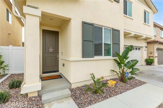 Detail Gallery Image 2 of 32 For 31859 Woodbank Way, Winchester,  CA 92596 - 5 Beds | 3 Baths