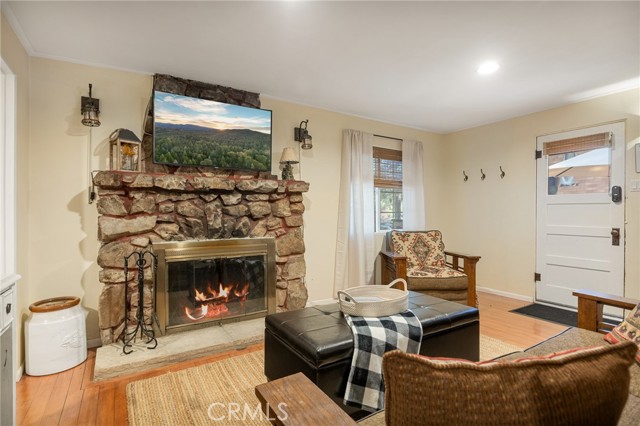 Detail Gallery Image 9 of 37 For 42651 La Placida Ave, Big Bear Lake,  CA 92315 - 3 Beds | 2 Baths