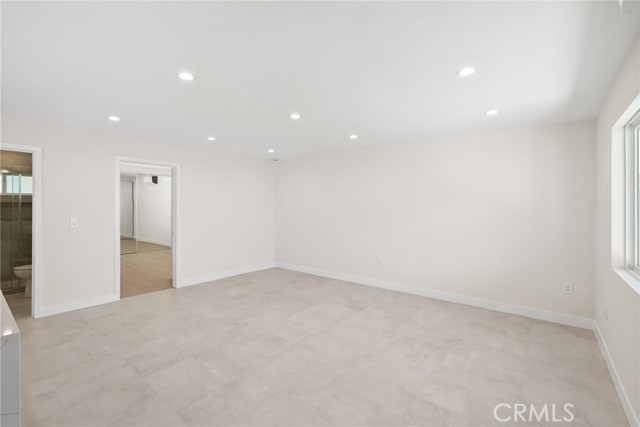 16511 San Fernando Mission Boulevard photo 7