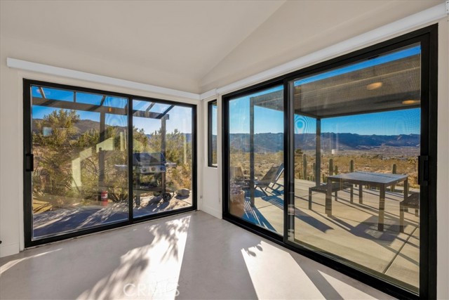 8729 Rock Haven Road, Joshua Tree CA: https://media.crmls.org/medias/a4bb22af-5b0f-4ede-8f0a-732accafece0.jpg