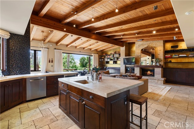 Detail Gallery Image 16 of 61 For 27409 Pacific Coast Hwy, Malibu,  CA 90265 - 4 Beds | 4 Baths