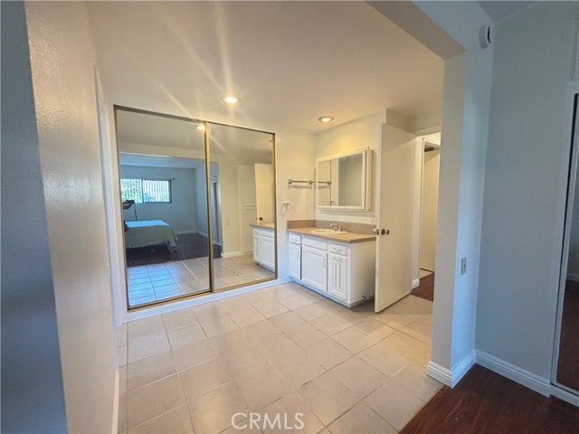 2070 Via Mariposa E, Laguna Woods CA: https://media.crmls.org/medias/a4bd43a3-e0b1-4f66-b96d-beb57c1fd171.jpg