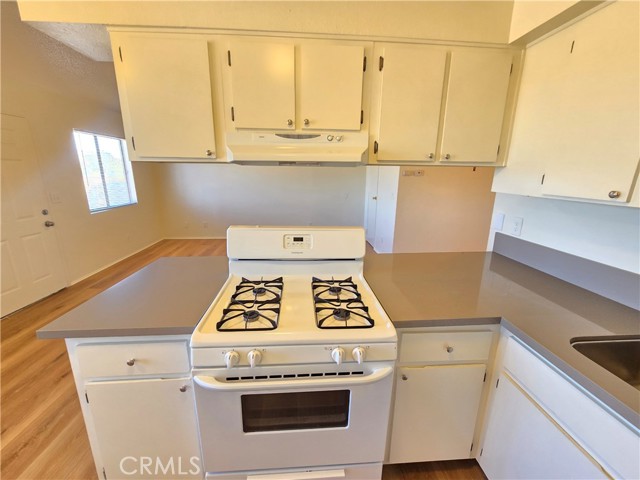 Detail Gallery Image 4 of 15 For 8342 Columbine Ave #D,  California City,  CA 93505 - 2 Beds | 1 Baths