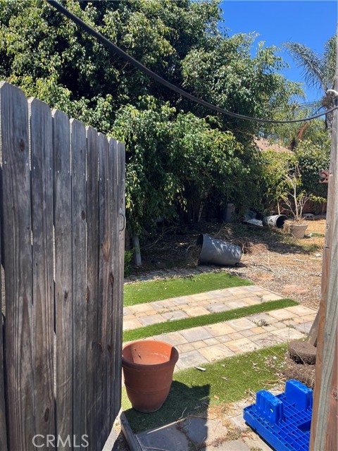 Detail Gallery Image 3 of 8 For 680 18th St #D,  Costa Mesa,  CA 92627 - 2 Beds | 1 Baths