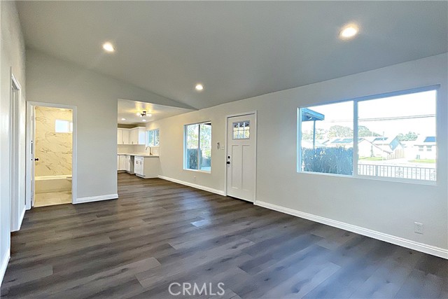 Detail Gallery Image 5 of 23 For 20723 Norwalk Bld, Lakewood,  CA 90715 - 3 Beds | 1 Baths