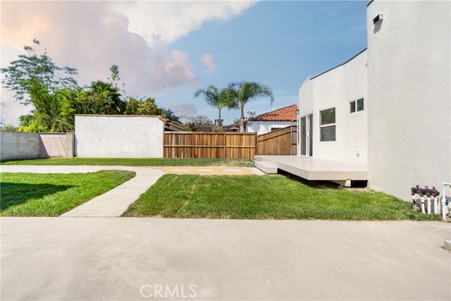 3991 Hubert Avenue, Los Angeles CA: https://media.crmls.org/medias/a4be5ee9-d10a-4aaa-a86d-aaec4c0a245a.jpg
