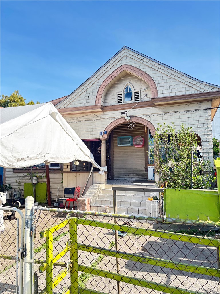 807 E 20th