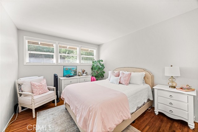 4600 Edelle Place, Los Angeles CA: https://media.crmls.org/medias/a4bf849f-1033-4bba-9ed5-176c10b21cb8.jpg