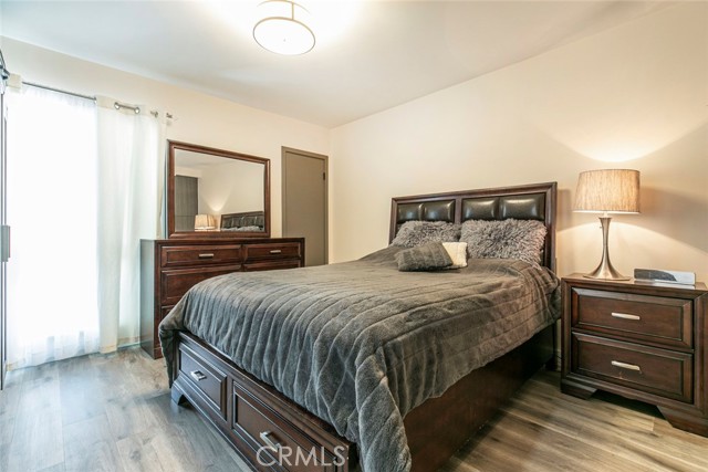 15409 Wyandotte Street, Van Nuys CA: https://media.crmls.org/medias/a4bfabc6-d7bb-4557-9930-6bf1a92cf589.jpg