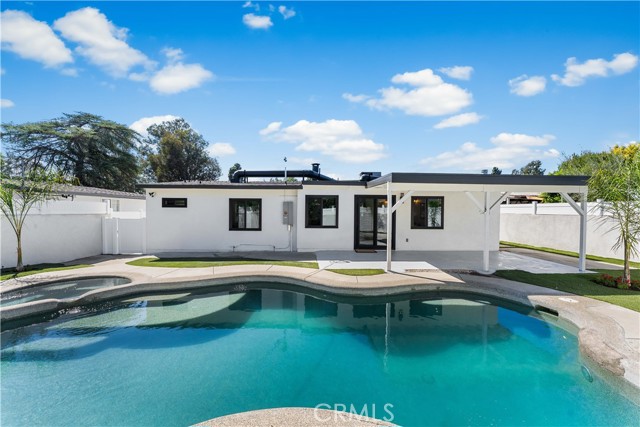 8600 Colbath Street photo 3