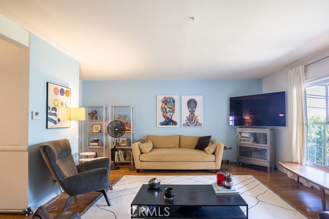 Detail Gallery Image 9 of 61 For 3735 Arbolada, Los Angeles,  CA 90027 - – Beds | – Baths